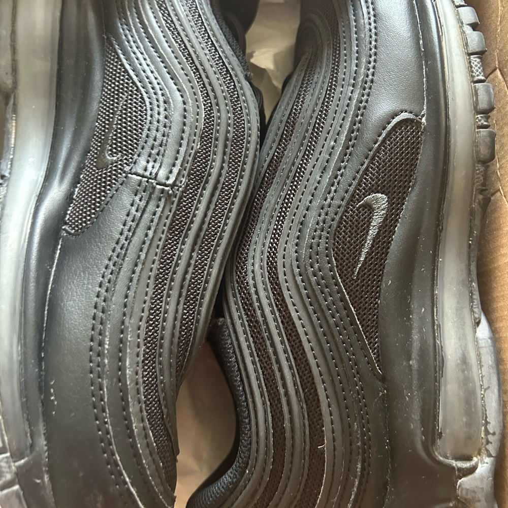 Nike Men's Black Air Max Sneakers